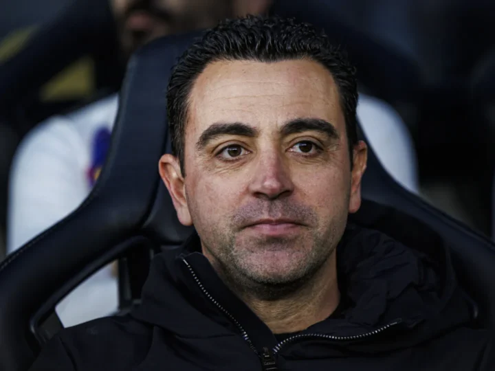 “Não volto ao Barcelona”. Xavi acusa clube de mentiras sobre Messi