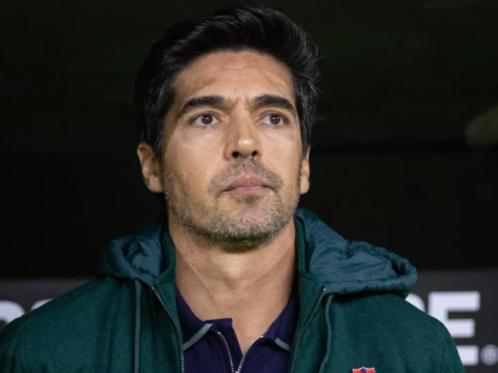 Abel exalta Leila e diz que ‘em qualquer clube teria sido despedido’ por triplo vice em 2025