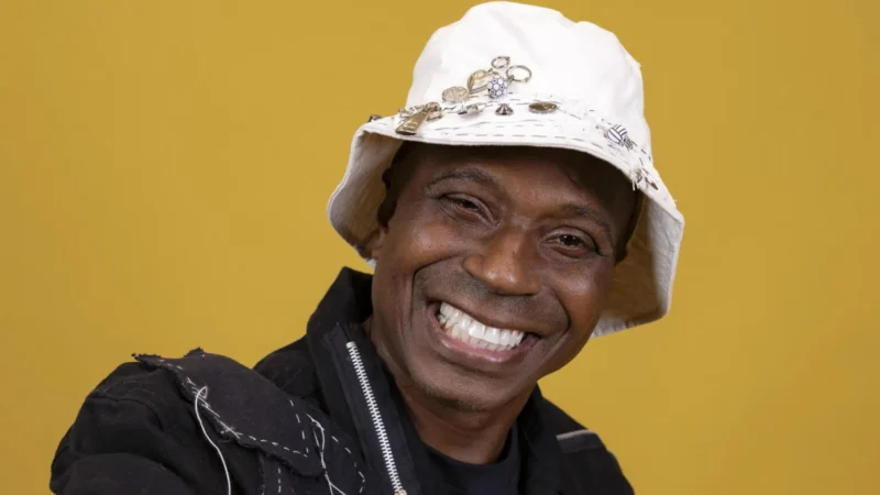 Expulso do BBB 26, Edilson Capetinha pede desculpa por comportamento no reality