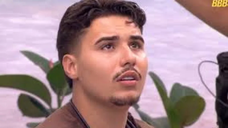 Ex-BBB Pedro Henrique celebra nascimento da filha Aurora