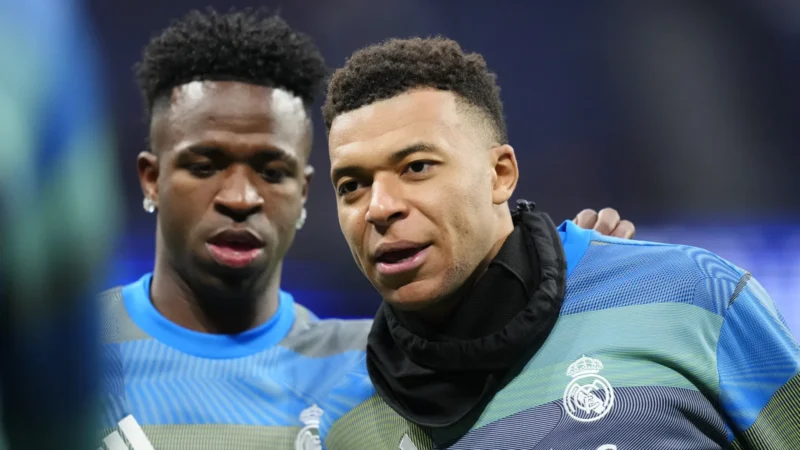 Joelho é problema desde dezembro, e Mbappé vive drama a 3 meses da Copa