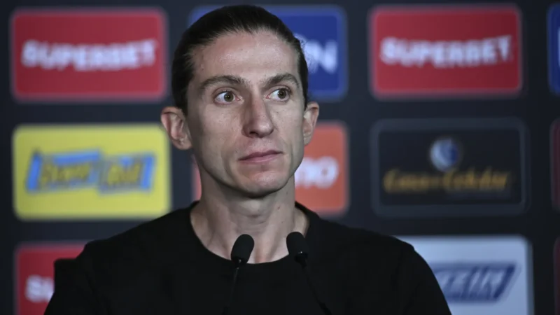 Condução da demissão de Filipe Luís gerou revolta no CT do Flamengo