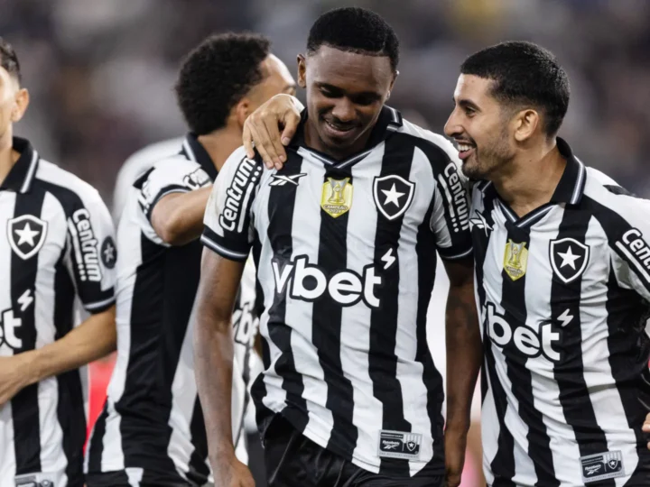 Eliminação do Botafogo é o preço de crise no gol e erros da gestão Textor