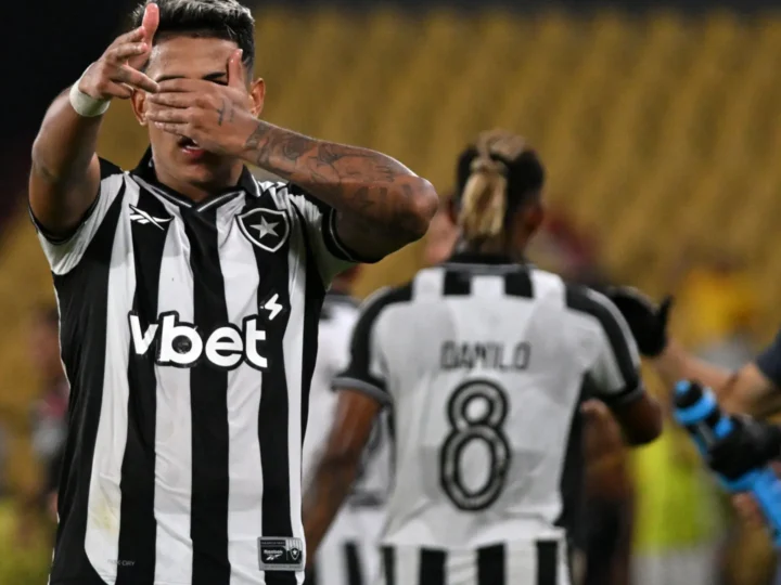 Atacante se redime, e Botafogo busca empate no Equador na pré-Libertadores