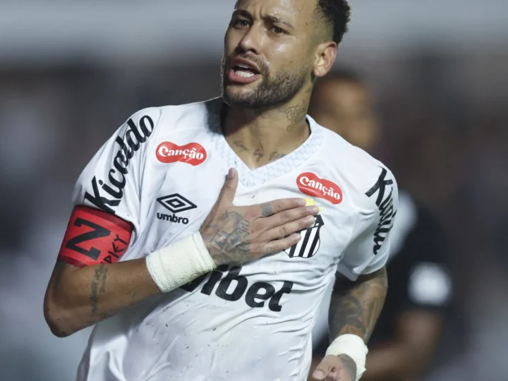 Com quarto técnico na ‘era Neymar’, Santos tenta retomada no Brasileiro contra o Cruzeiro