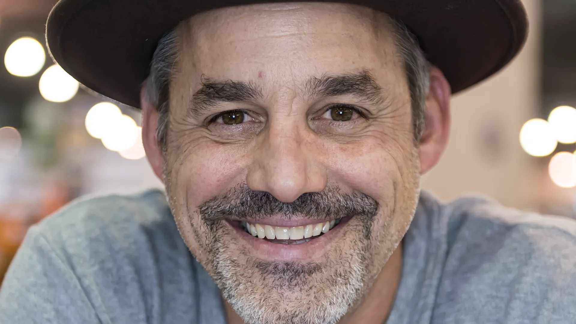 Morre Nicholas Brendon, de “Buffy – A Caça-Vampiros”, aos 54 anos