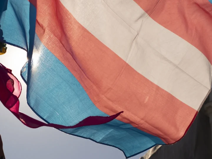 COI proíbe atletas trans de disputarem categoria feminina nas Olimpíadas