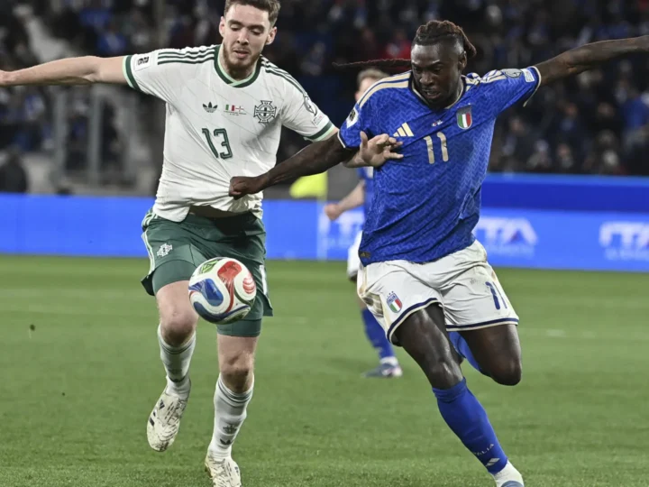 No sufoco, Itália bate Irlanda do Norte e mantém vivo o sonho de voltar à Copa