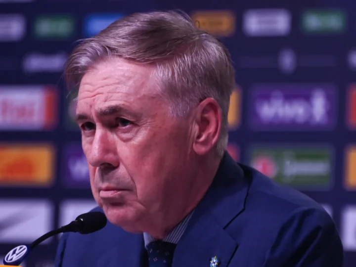 Sem achar lateral, Ancelotti parte para nova opção de zagueiro improvisado