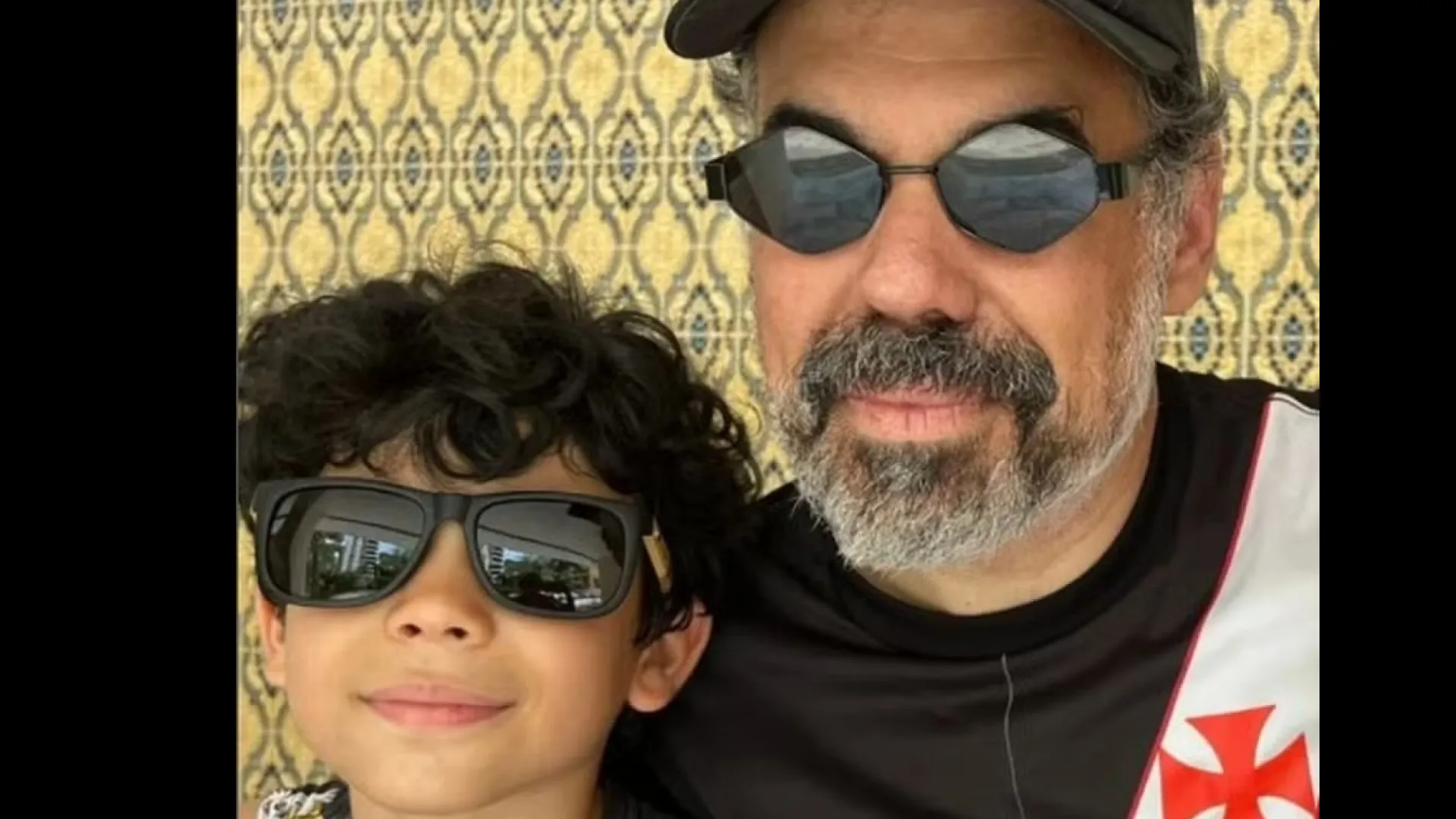 Filho de humorista morre em atropelamento no RJ  junto da mãe