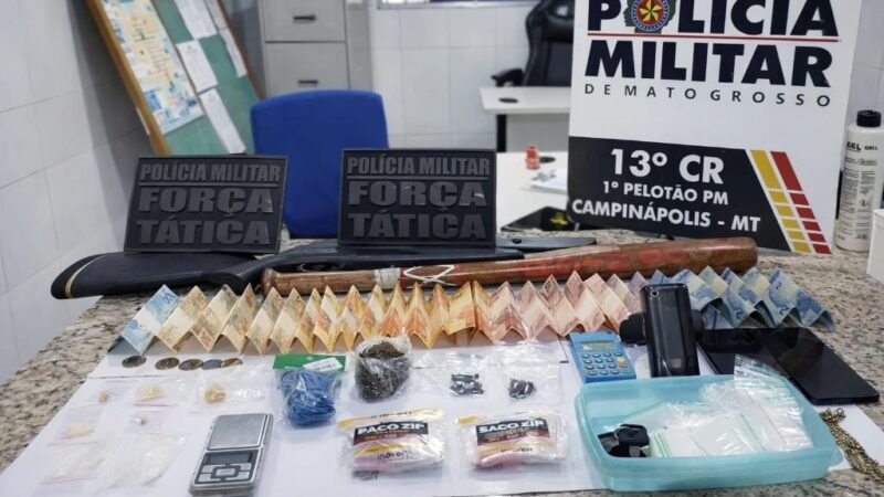 Suspeito tenta fugir, mas é preso com drogas e casa usada como ponto de tráfico