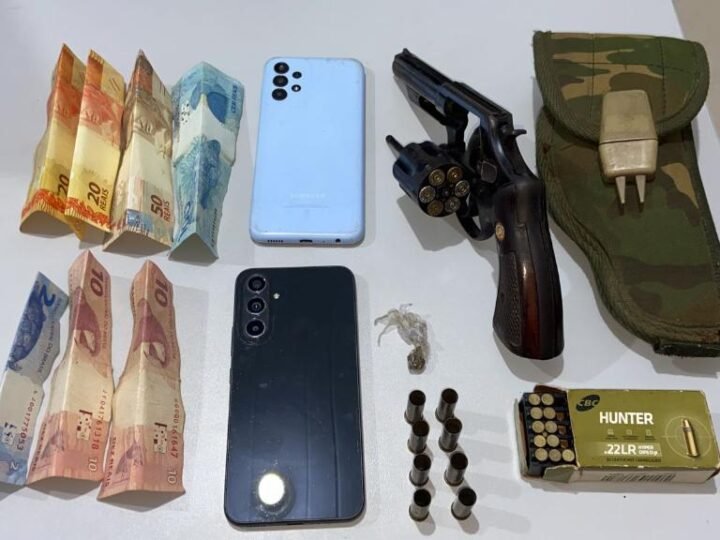 Homem é preso armado após denúncias de intimidação em via pública