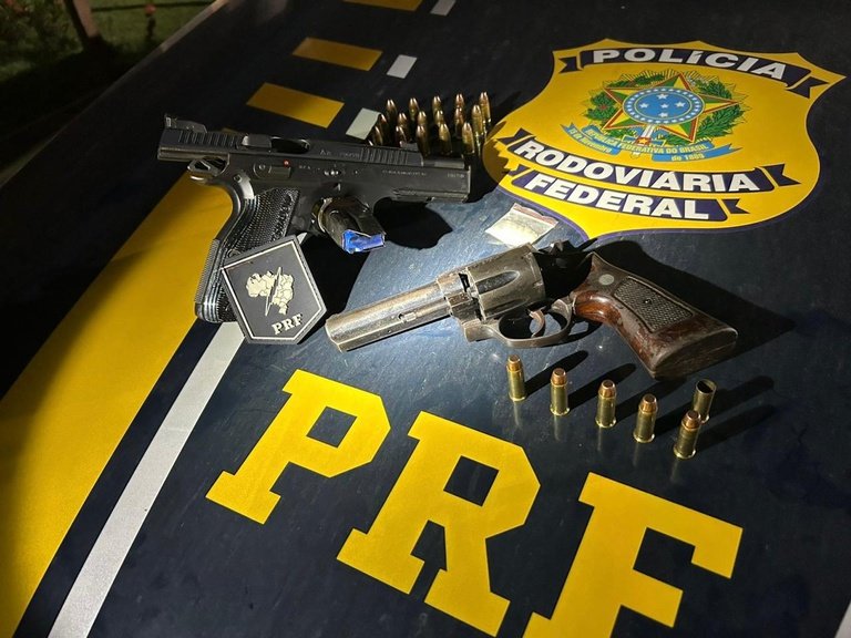 PRF apreende armas, munições e droga durante abordagem em rodovia em Sinop