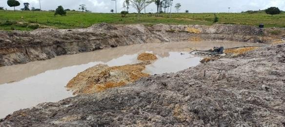 Garimpo ilegal é fechado e suspeitos são presos durante operação policial em Novo Mundo