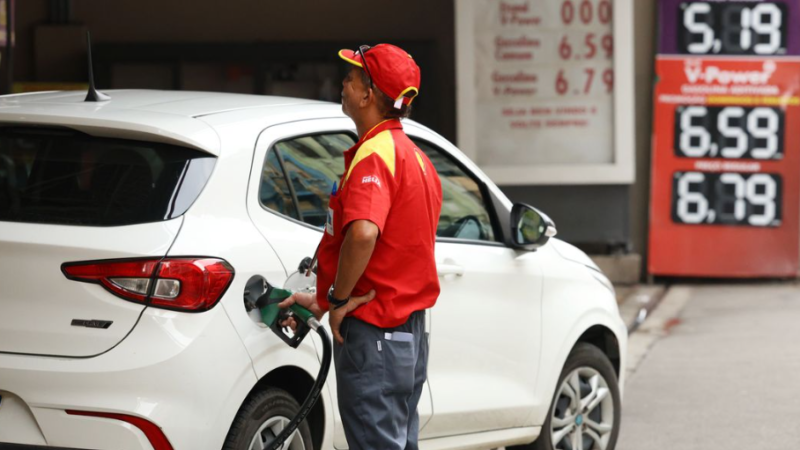 Governo anuncia projeto para converter receitas extras com petróleo em desonerações