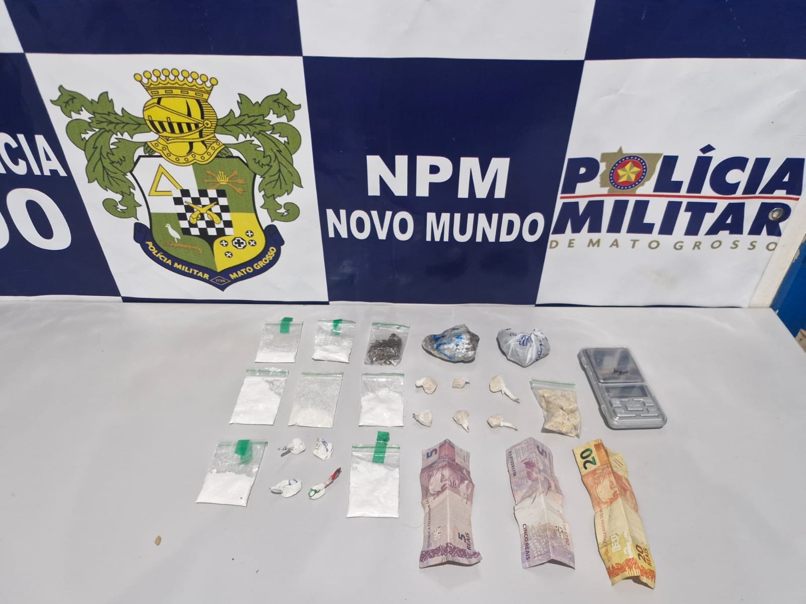 Polícia prende suspeito e apreende drogas prontas para venda durante operação em Novo Mundo