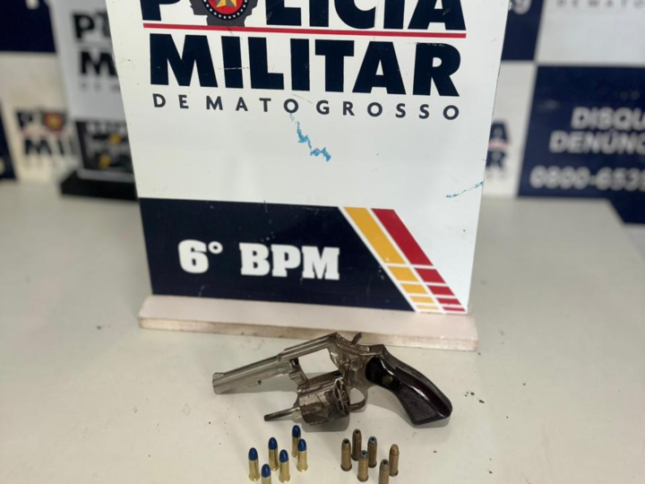 Casal suspeito de ligação com facção é preso após perseguição com arma de fogo em MT