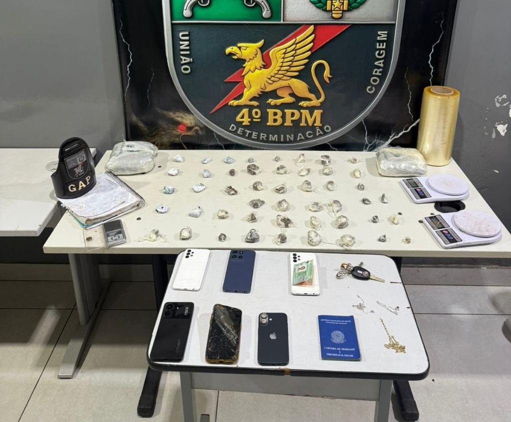 Quadrilha é presa com drogas e veículo roubado durante ação policial