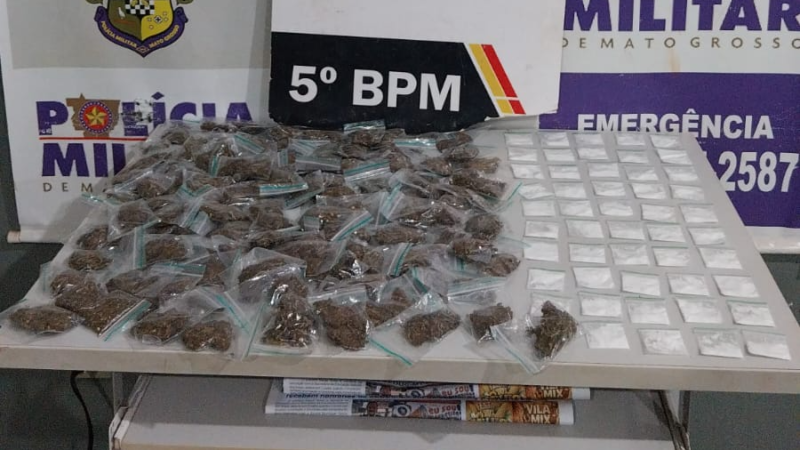 Perseguição policial termina com apreensão de mais de 150 porções de drogas