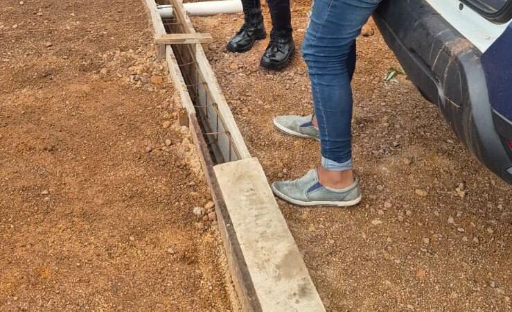 Homem é detido após ameaças, agressão e perseguir adolescente em Terra Nova do Norte