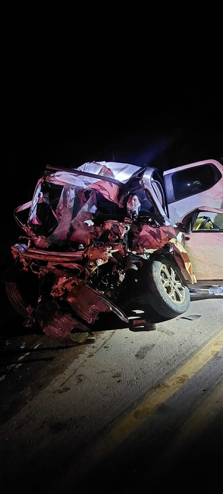 Mulher dorme no volante e colide frontalmente com carreta na MT-208 em Carlinda