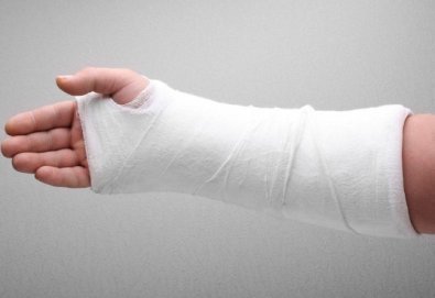 Pai culpa filha por separação e a espanca com porrete de madeira em MT