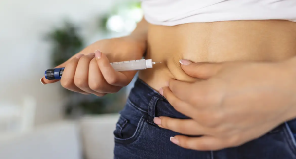 Canetas ‘fake’ e uso sem receita aumentam perigo de complicações graves