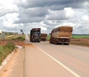 Frete sobe em várias regiões de Mato Grosso; parte da frota de carretas opera em outros Estados