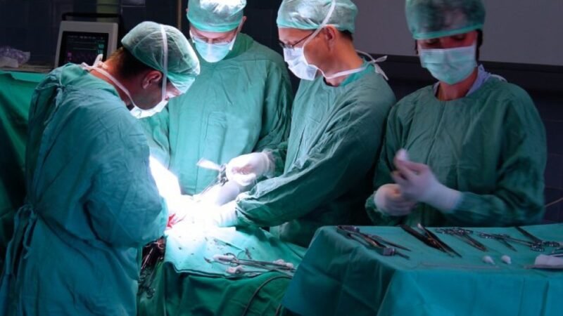 Transparência no SUS: projeto prevê divulgação online de filas para cirurgias