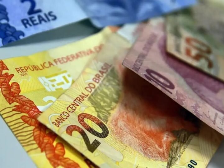 Dívida pública federal recua em março