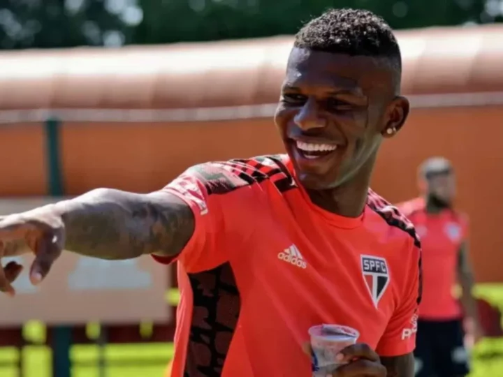 São Paulo notifica Arboleda por rescisão e exige resposta em até 24 horas