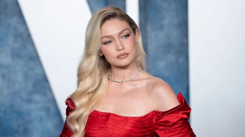 Gigi Hadid sobre menção nos emails de Epstein: “Ser humano repugnante”