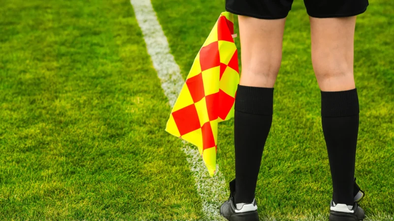 Brasil terá três árbitros, cinco assistentes e um VAR na Copa do Mundo