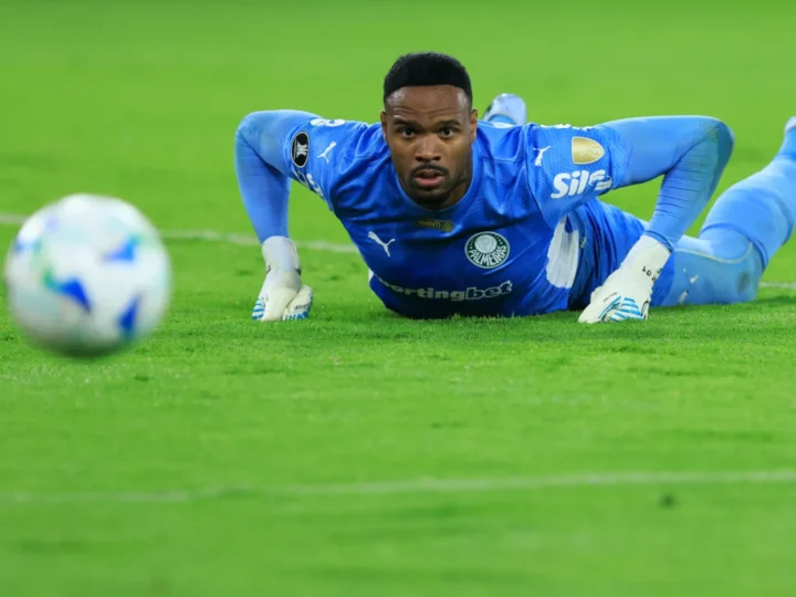 Racismo contra Carlos Miguel deve render multa de até R$ 100 mil ao Corinthians