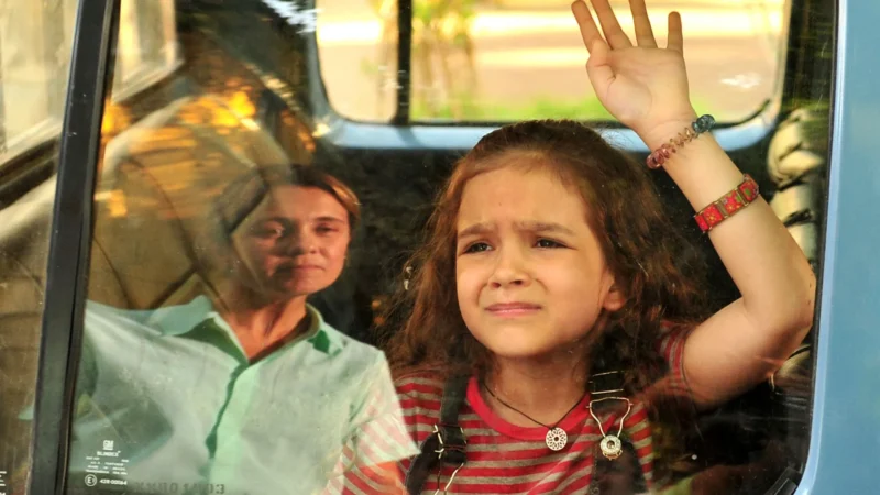 Por que essas estrelas infantis se emanciparam dos pais antes dos 18 anos?