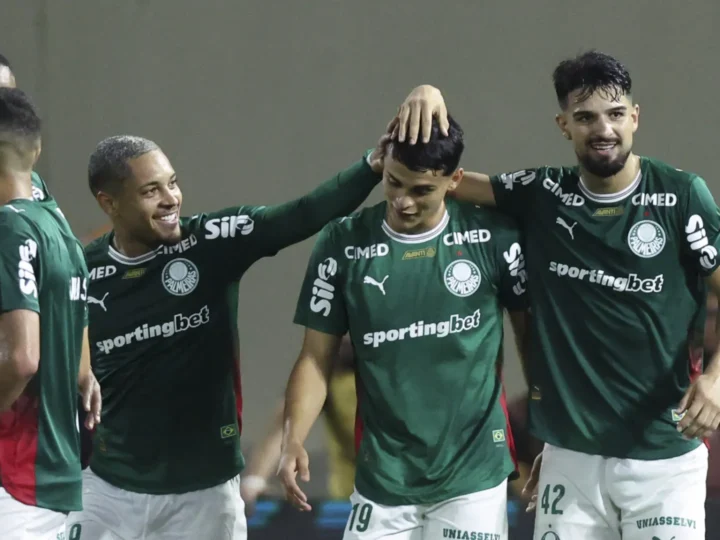 Corinthians testa os riscos de Diniz contra o sólido Palmeiras do ausente Abel Ferreira