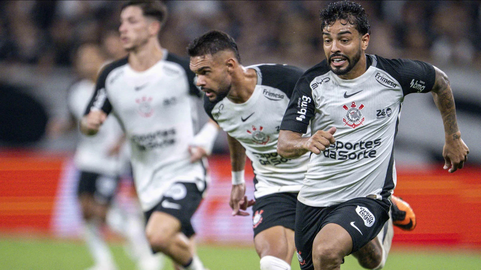Corinthians vai ao Rio para encarar o Fluminense na tentativa de encerrar jejum de vitórias