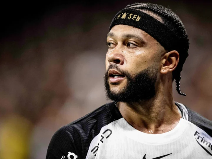 STJD terá sessão ‘quente’ com julgamento de Memphis por usar celular e Abel