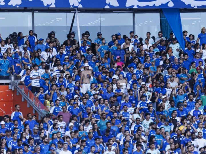 Cruzeiro tenta reação no Brasileirão contra o Bragantino, que mira aproximação do G-6