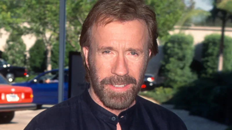 Família de Chuck Norris alerta para fake news sobre morte do ator