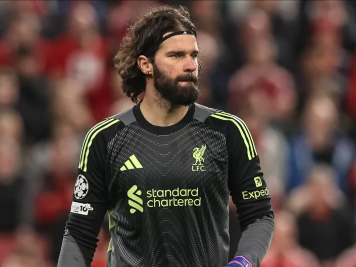 Liverpool confirma lesão de Alisson e acende alerta na Seleção Brasileira