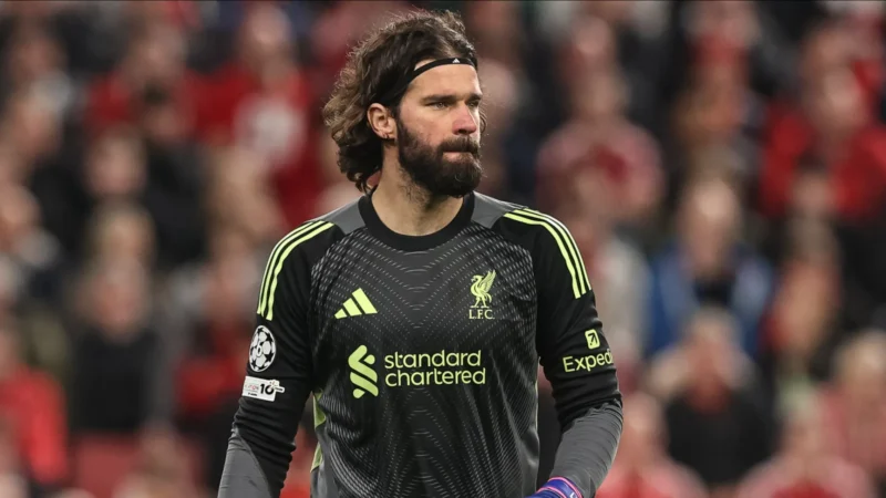 Liverpool confirma lesão de Alisson e acende alerta na Seleção Brasileira