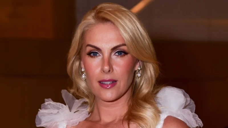 “Eu só compro tênis masculino”: Mulheres famosas com os pés muito grandes!