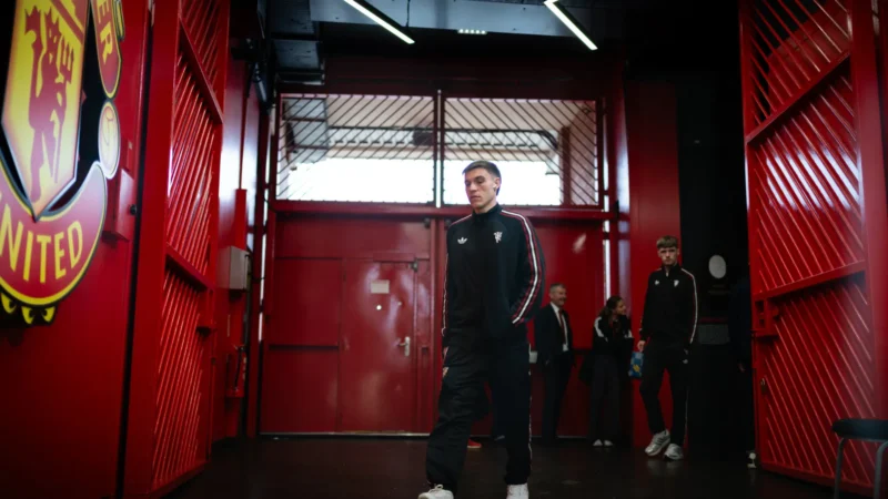 Reformulação no Manchester United: 8 jogadores deixam o clube