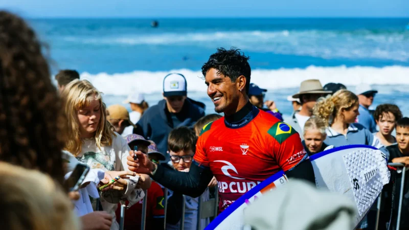 Medina dá show em Bells e encara campeão mundial Yago Dora na semi