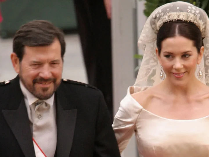 Rainha Mary da Dinamarca anuncia morte do pai aos 84 anos