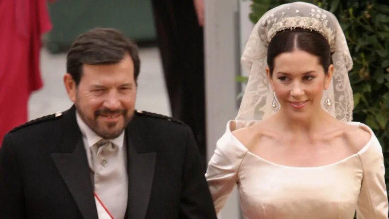 Rainha Mary da Dinamarca anuncia morte do pai aos 84 anos