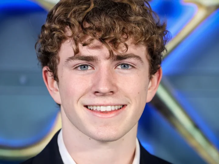 Ator de ‘Percy Jackson’ desiste de formatura após fãs ameaçarem colegas de morte