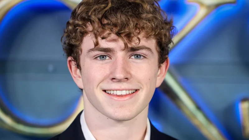 Ator de ‘Percy Jackson’ desiste de formatura após fãs ameaçarem colegas de morte