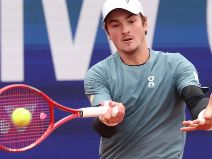 João Fonseca devolve derrotas para chileno e avança às oitavas em Munique